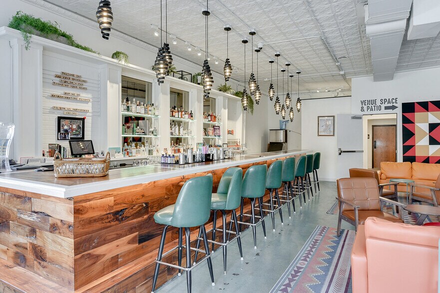 More Photos Of 1915 19th & Leavenworth Building, Omaha Restaurant For Lease
