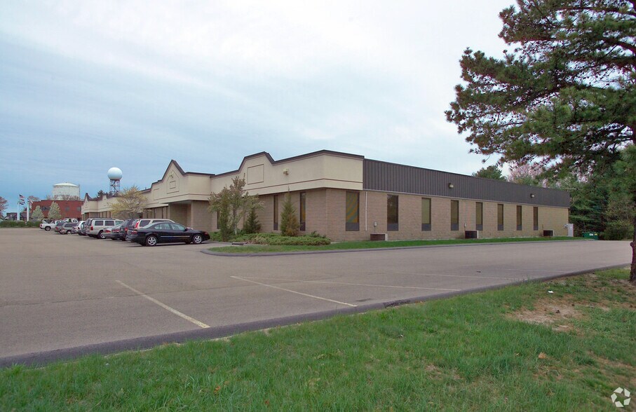 More Photos Of 500 Myles Standish Blvd, Taunton Flex For Sale