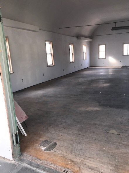 More Photos Of 978 Madison Ave, Paterson Religious Facility For Lease