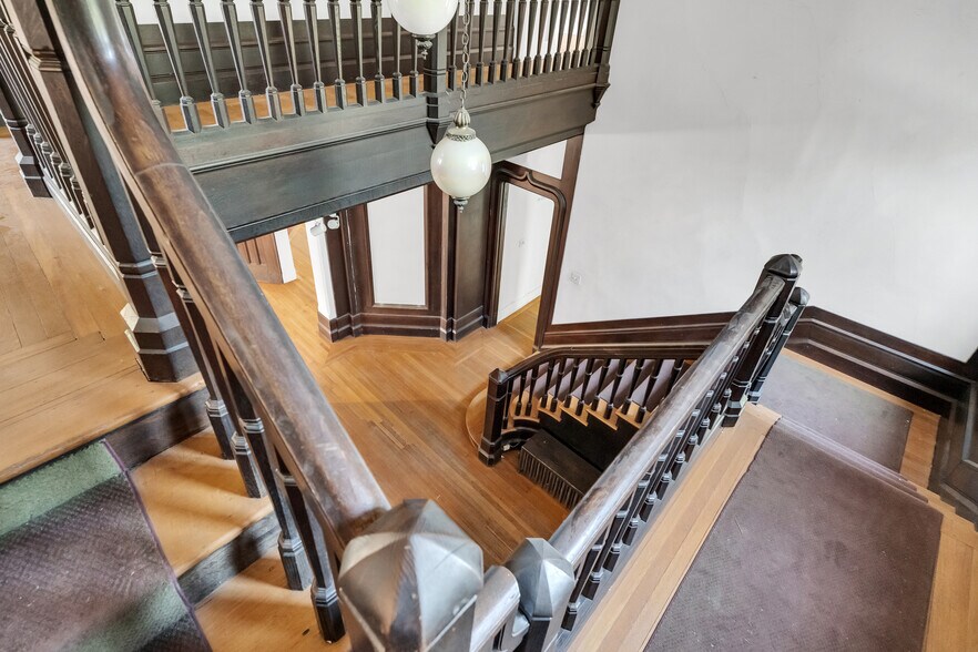 More Photos Of 51 Trumbull St, New Haven Office For Sale