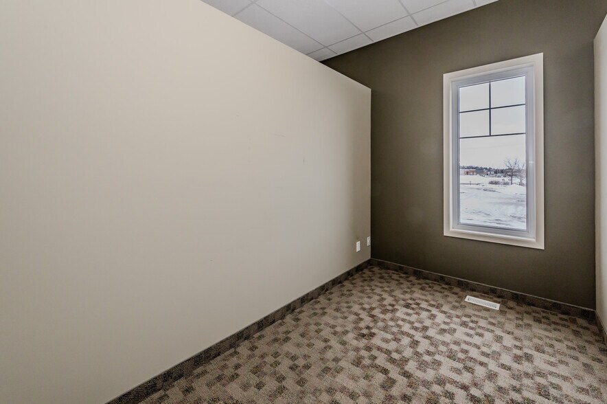 More Photos Of 90 Earl Martin Dr, Woolwich Medical For Lease