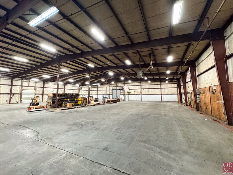 More Photos Of 39B Plains Rd, Essex Warehouse For Lease