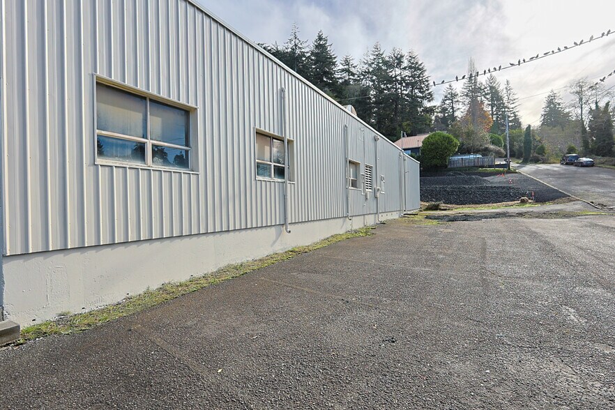 More Photos Of 665 Hemlock Ave, Coos Bay Refrigeration Cold Storage For Sale