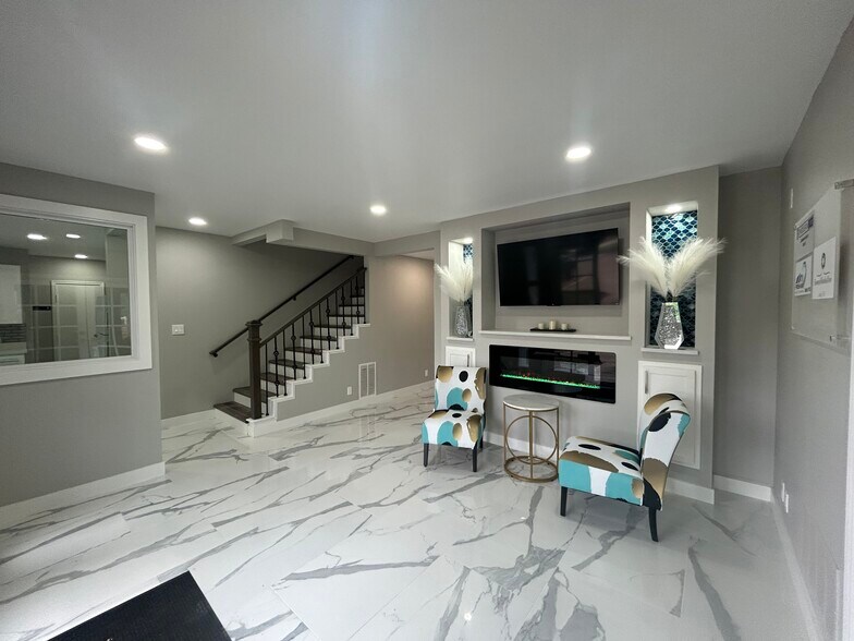 More Photos Of 1721-1725 E Southlake Blvd, Southlake Unknown For Lease