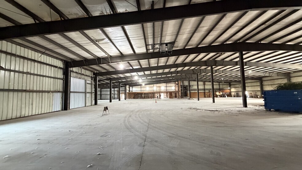 More Photos Of 174 Holly Road, Gilbertsville Warehouse For Lease