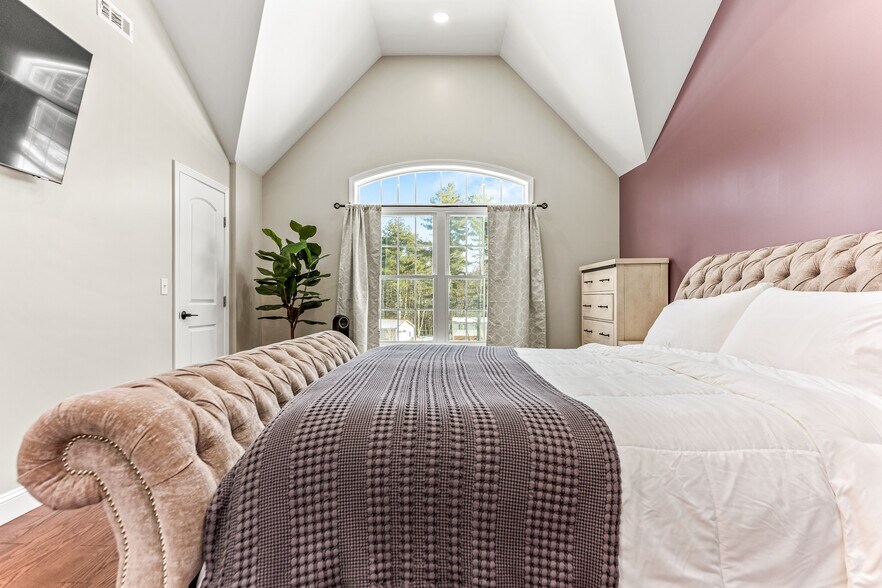 More Photos Of 83 King Rd, Chichester Apartments For Sale