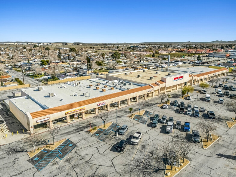 More Photos Of 2121 E Palmdale Blvd, Palmdale Unknown For Lease