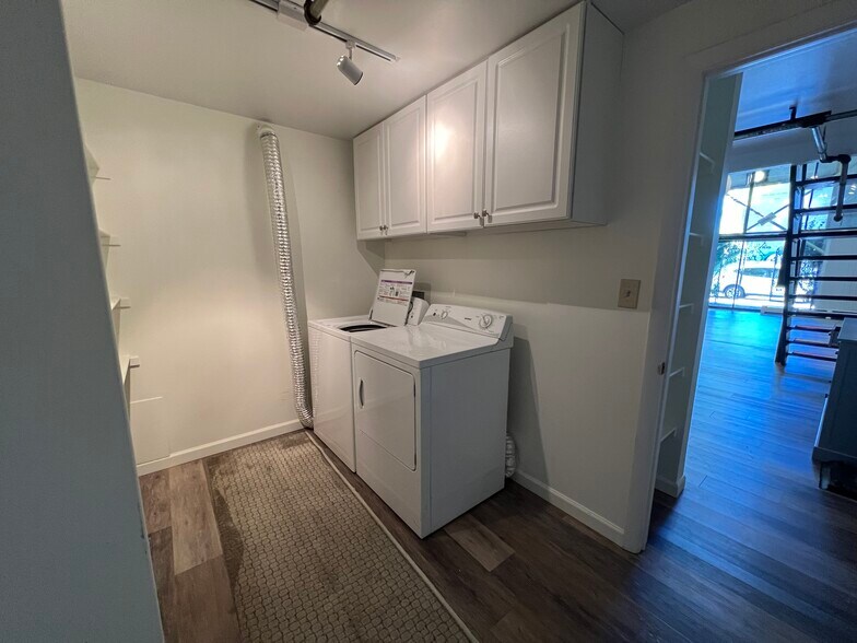 More Photos Of 3377 Blake St, Denver Office Residential For Lease