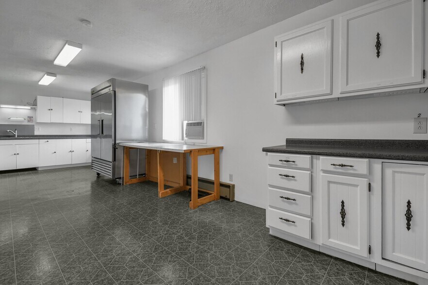 More Photos Of 2598 E Smiley Ave, Shelby Religious Facility For Sale