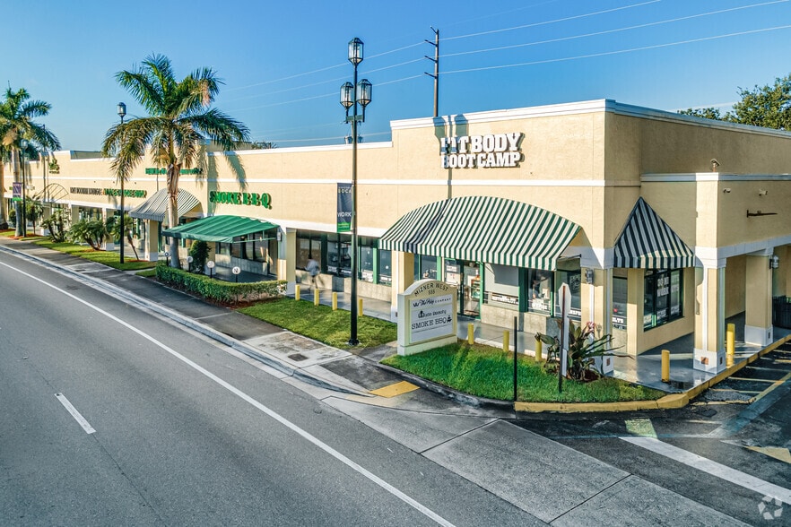 Primary Photo Of 555 N Federal Hwy, Boca Raton Unknown For Lease