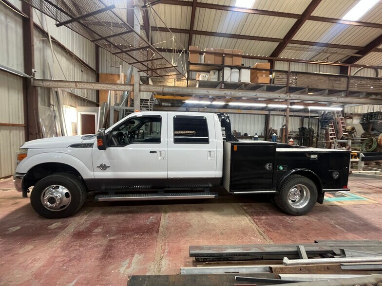 More Photos Of 1640 TN-57 Hwy, Michie Industrial For Sale