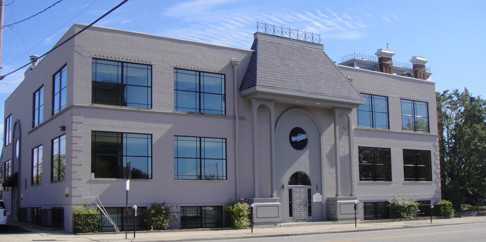 More Photos Of 620 E Broad St, Columbus Office For Sale