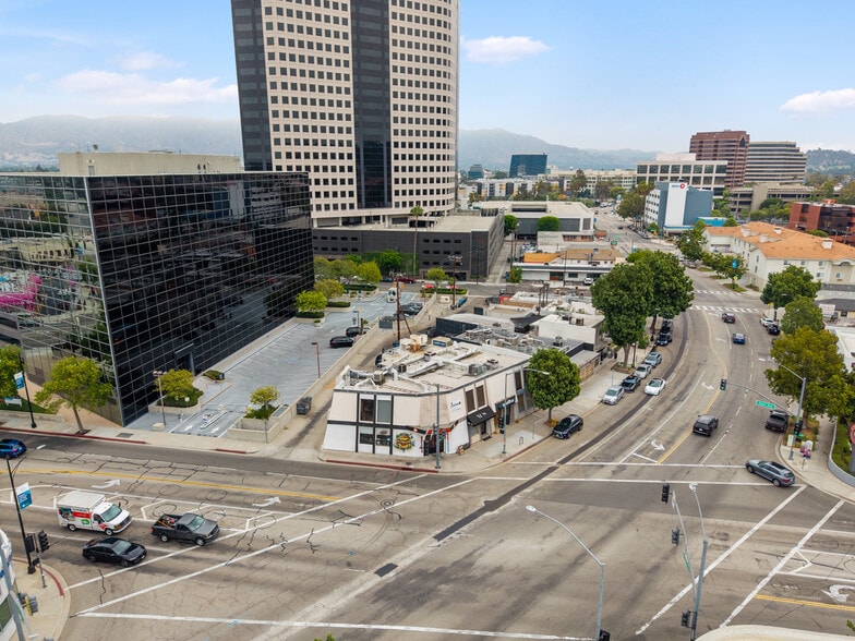 More Photos Of 4017 W Riverside Dr, Burbank Storefront Retail Office For Lease