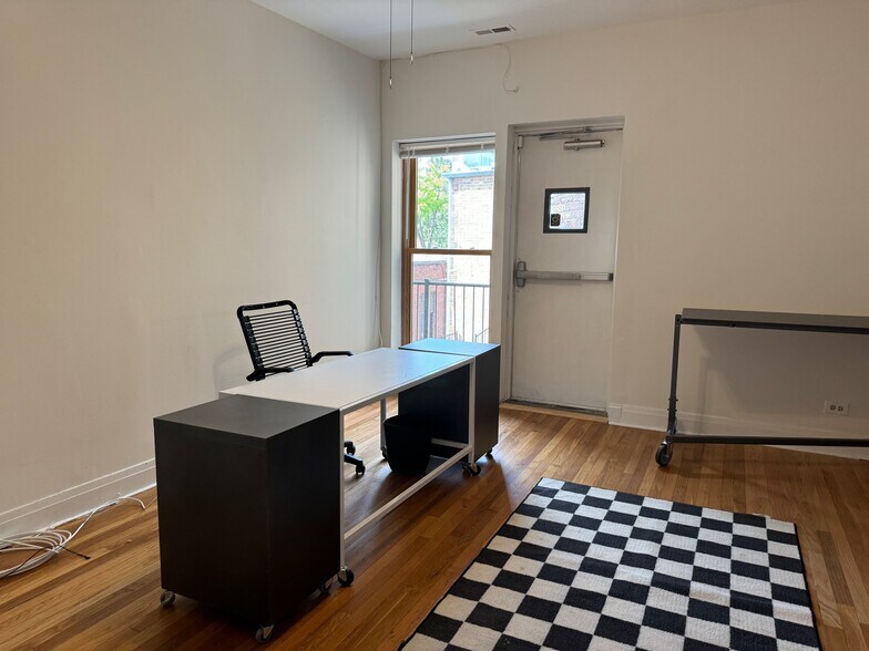 More Photos Of 706 Green Bay Rd, Glencoe Storefront Retail Office For Lease