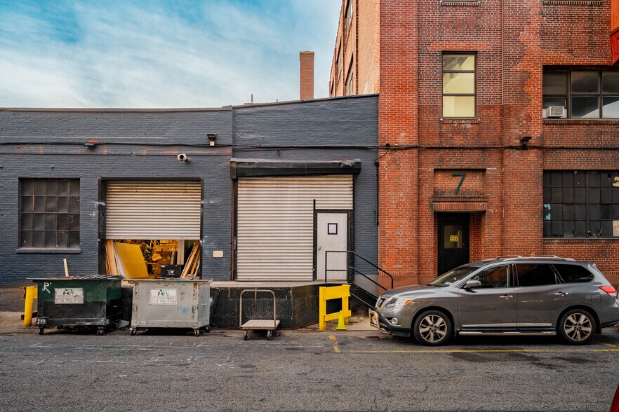 More Photos Of 236-276 Greenpoint Ave, Brooklyn Unknown For Lease
