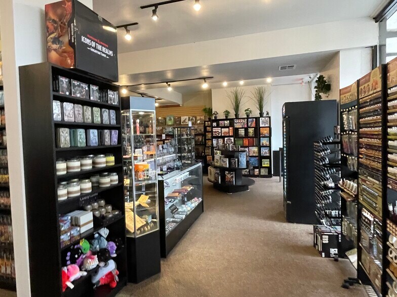 More Photos Of 238-242 SE Washington St, Hillsboro Storefront Retail Residential For Lease