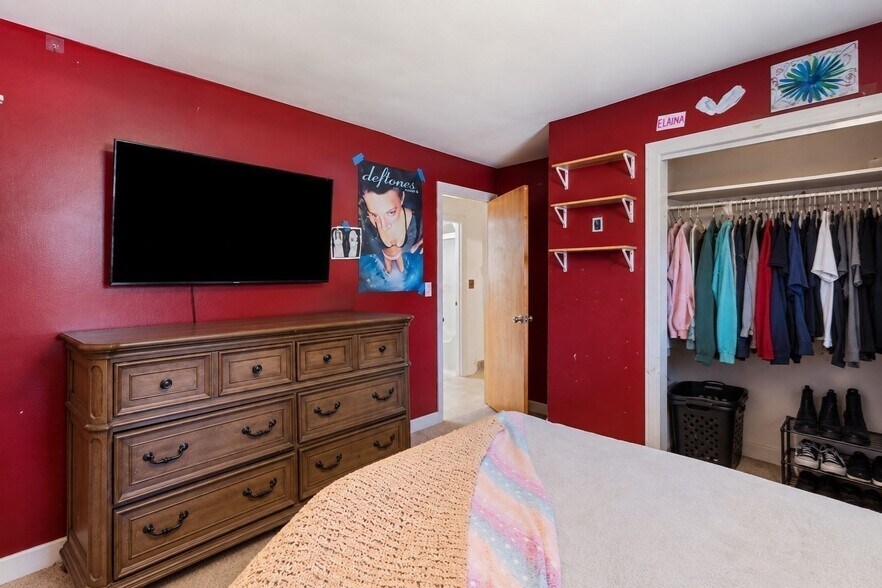More Photos Of 57 Elm St, Salisbury Industrial For Sale