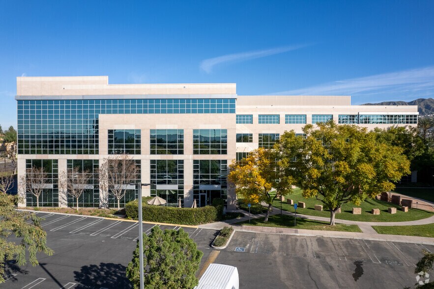 More Photos Of 2400 Empire Ave, Burbank Office For Lease