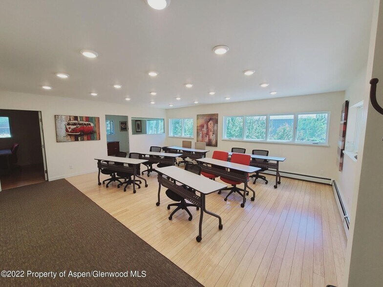 More Photos Of 117 S Spring St, Aspen Loft Creative Space For Sale