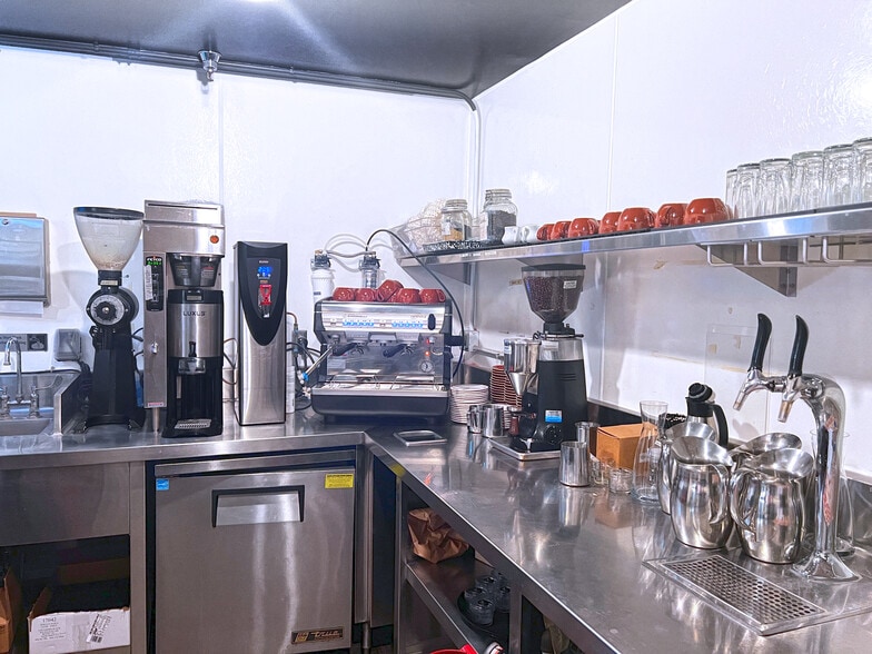 More Photos Of 1026-1032 Wilshire Blvd, Santa Monica Freestanding For Lease