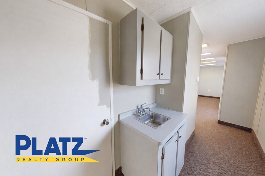 More Photos Of 6436 Belmont Ave, Girard Storefront Retail Office For Lease