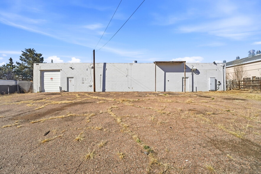 More Photos Of 2513-2515 E Willamette Ave, Colorado Springs Manufacturing For Lease