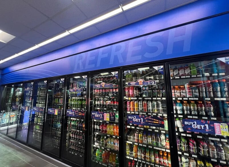 More Photos Of 400 E Windmill Ln, Las Vegas General Retail For Sale