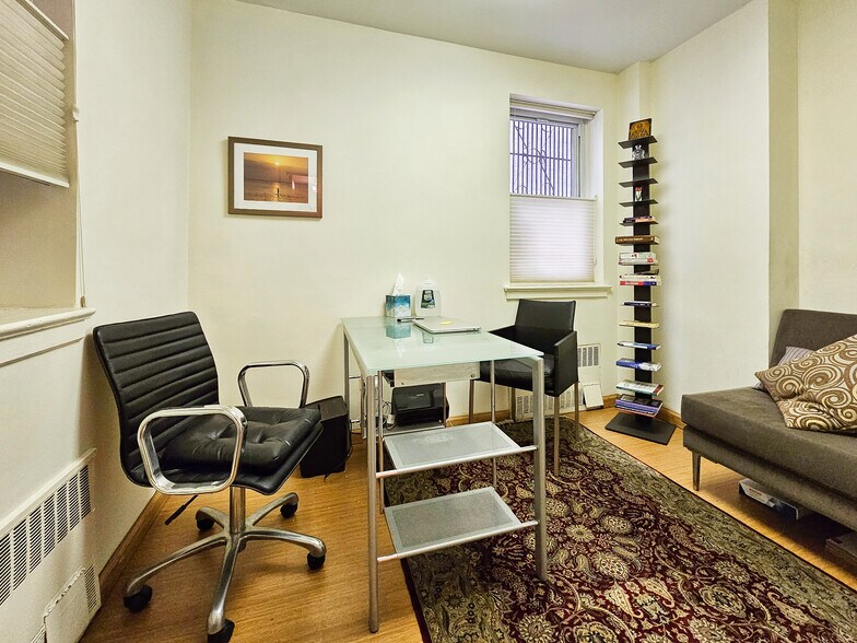 More Photos Of 936 Fifth Ave, New York Apartments For Sale