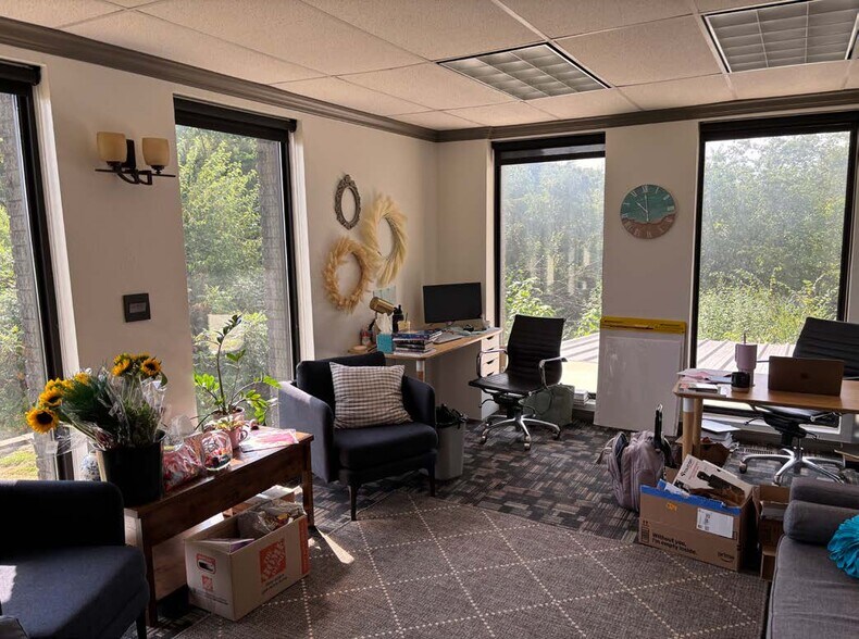 More Photos Of 10707 Broadway Ext, Oklahoma City Office For Sale