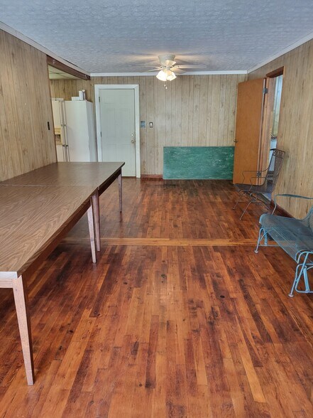 More Photos Of 2123 S Phillips Rd, Lanett Flex For Sale