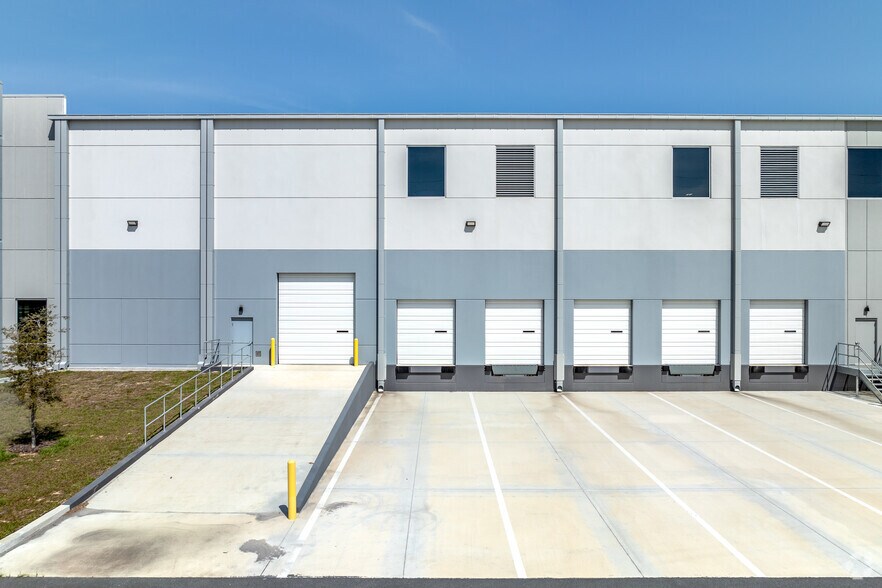 More Photos Of C Fred Jones Blvd, Auburndale Unknown For Lease