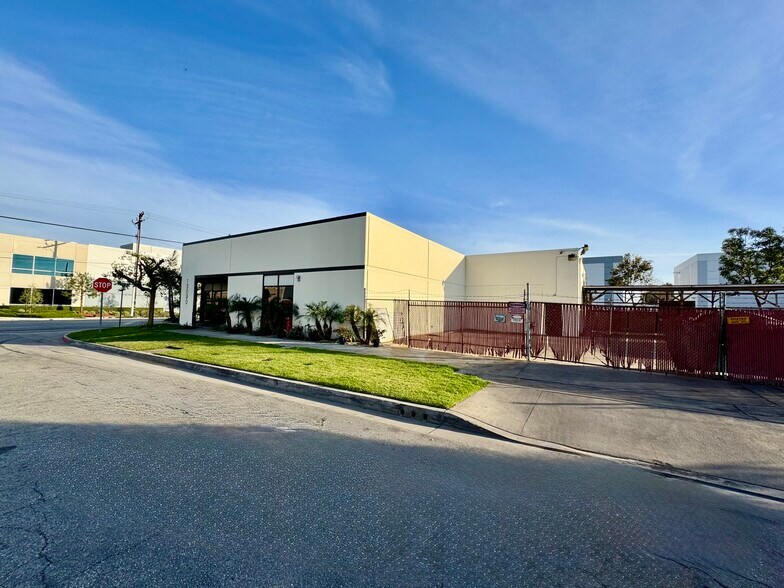 More Photos Of 13090 Park St, Santa Fe Springs Manufacturing For Lease