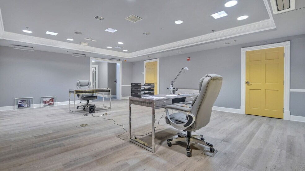 More Photos Of 323 8th St NE, Washington Apartments For Sale