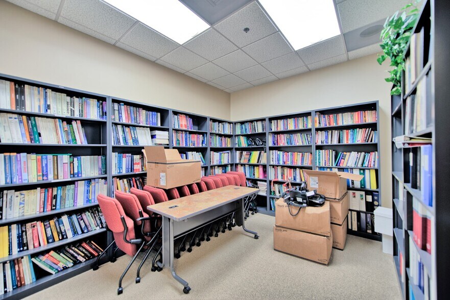 More Photos Of 11840 Pierce St, Riverside Office For Lease