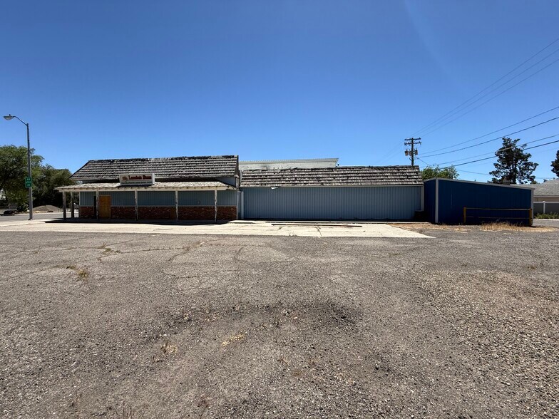 More Photos Of , Battle Mountain General Retail For Sale