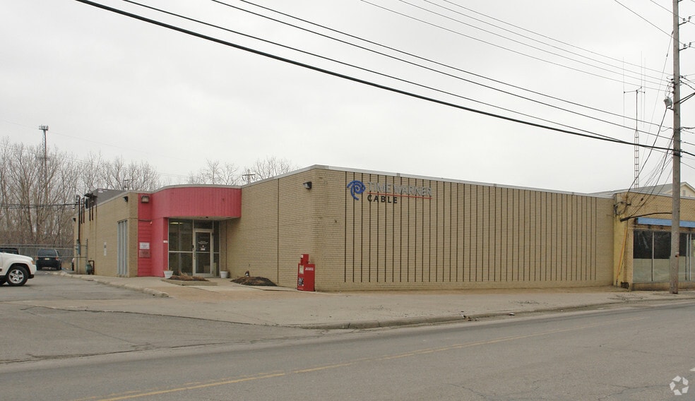 Primary Photo Of 1801 Elyria Ave, Lorain Office For Sale