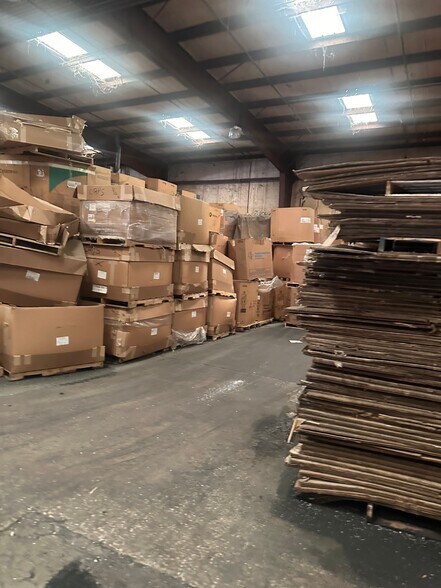 More Photos Of 2 17th St W, Birmingham Warehouse For Sale