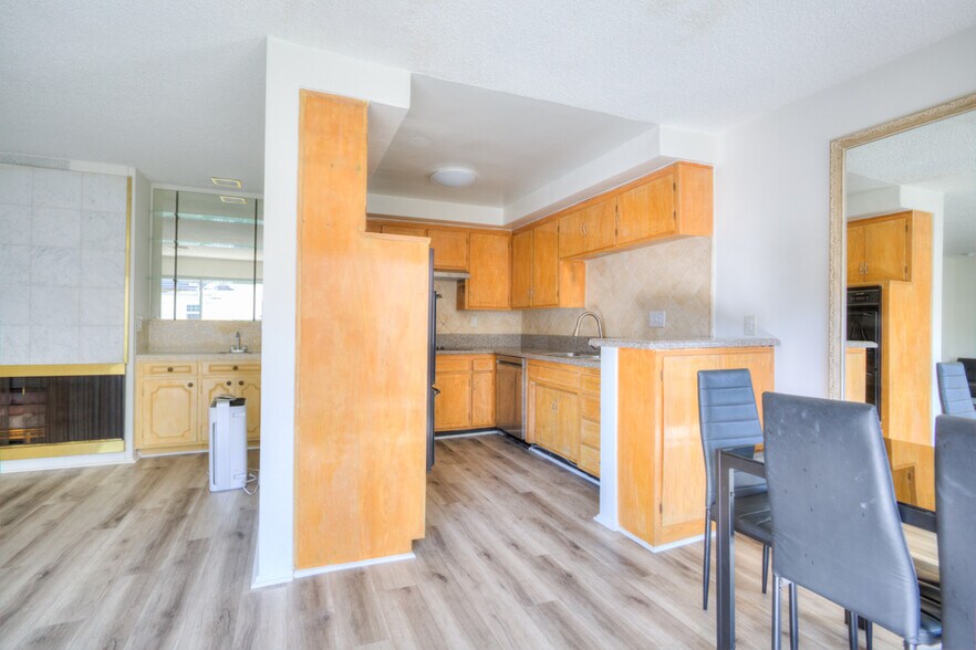 More Photos Of 695 S Norton Ave, Los Angeles Apartments For Sale