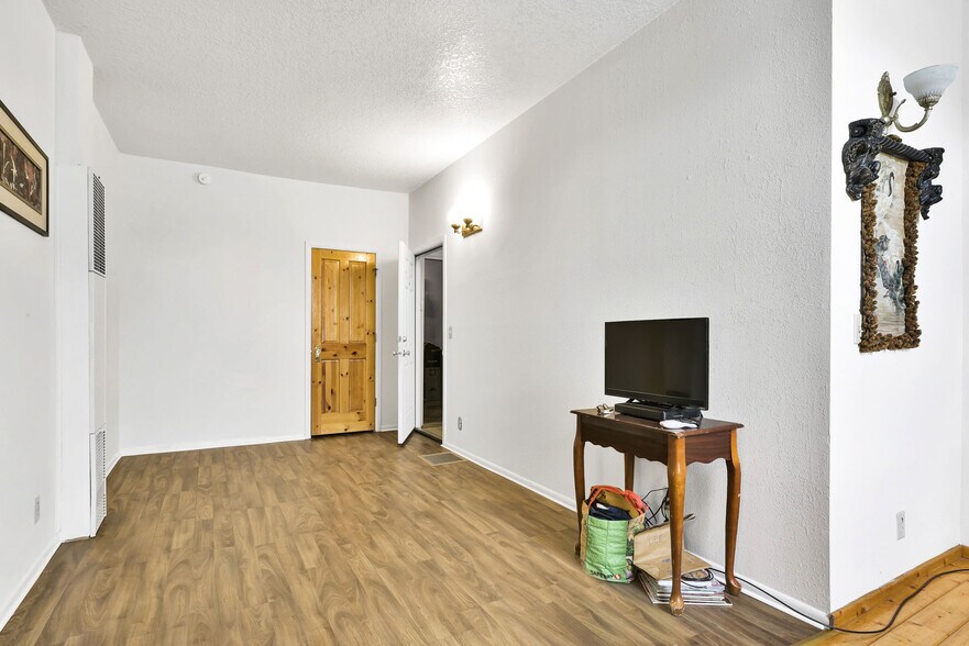More Photos Of 16 N Main St, Payette Storefront Retail Residential For Sale