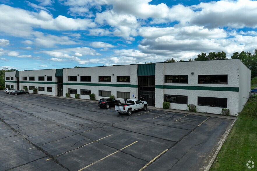More Photos Of 30735 Cypress Rd, Romulus Warehouse For Lease