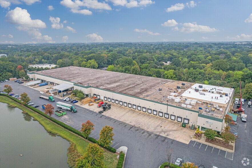 More Photos Of 9310 D Ducks Ln, Charlotte Warehouse For Lease