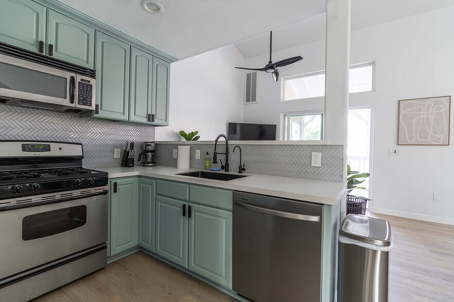 More Photos Of 4851-4855 Narragansett Ave, San Diego Apartments For Sale