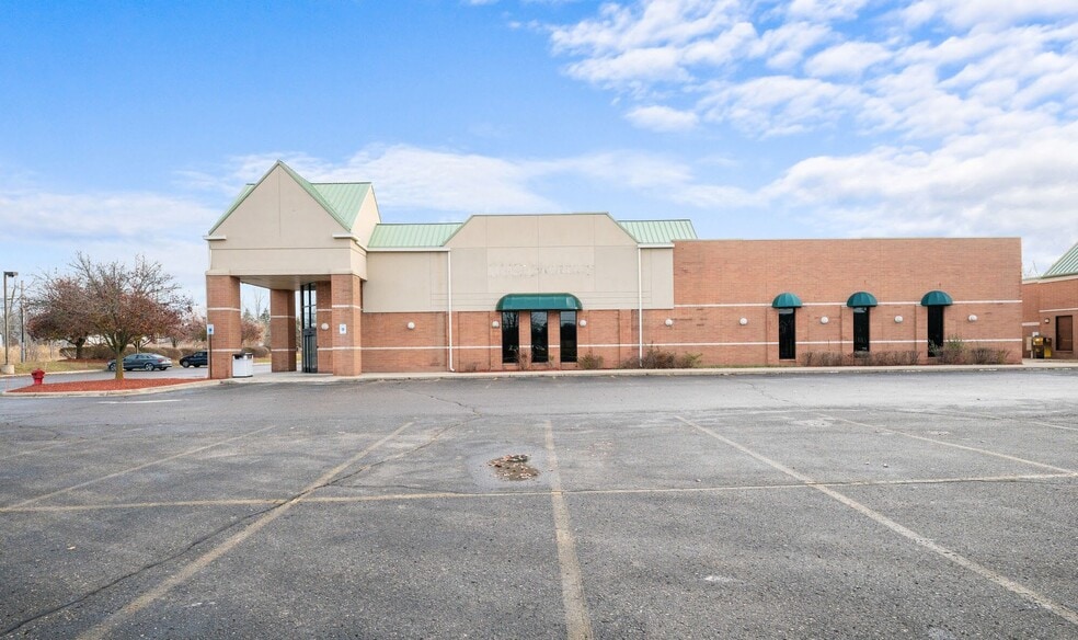 More Photos Of 42191 W 14 Mile Rd, Novi Drugstore For Sale