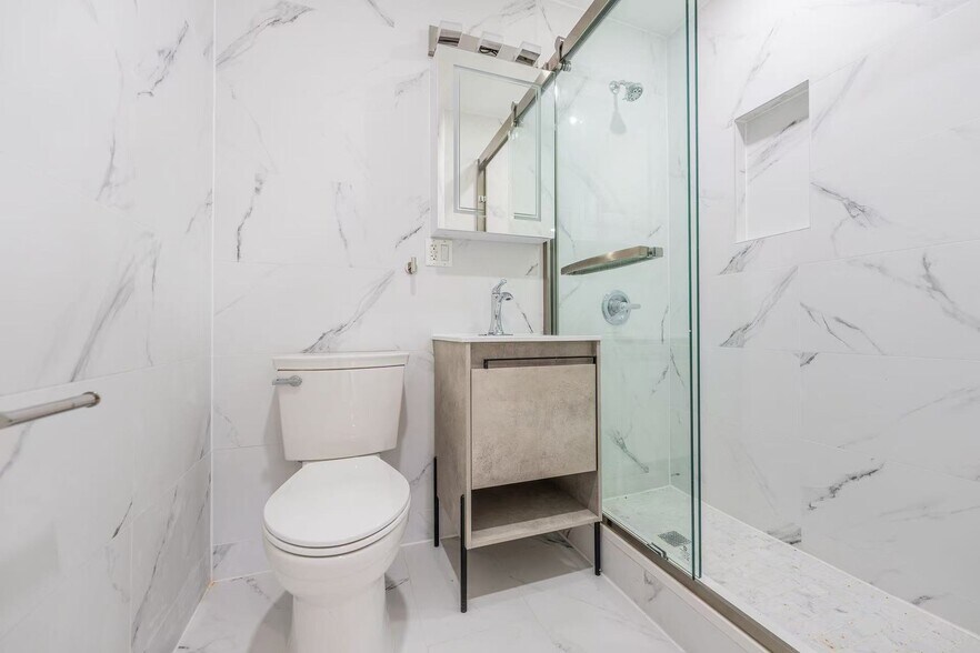 More Photos Of 16502 Sanford Ave, Flushing Apartments For Sale