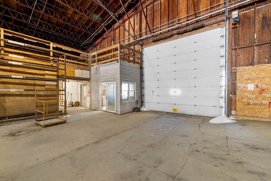 More Photos Of 45 Richards Grove Rd, Quaker Hill Service For Sale