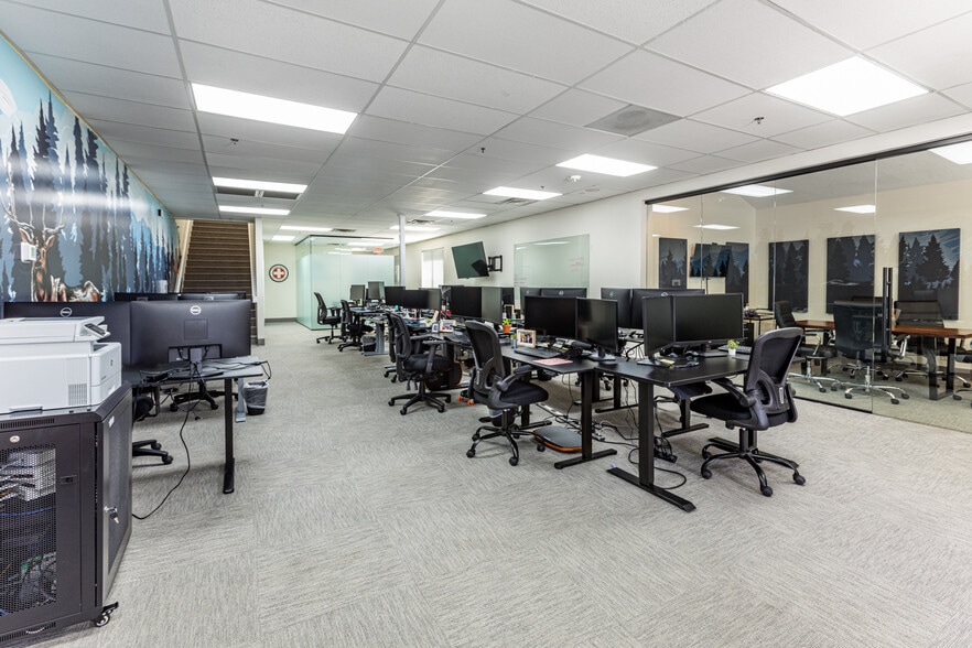 More Photos Of 6546 N Landmark Dr, Park City Office For Lease