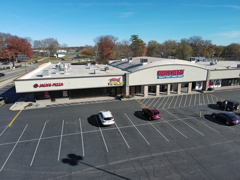 More Photos Of 707 S Madison Ave, Greenwood Unknown For Lease