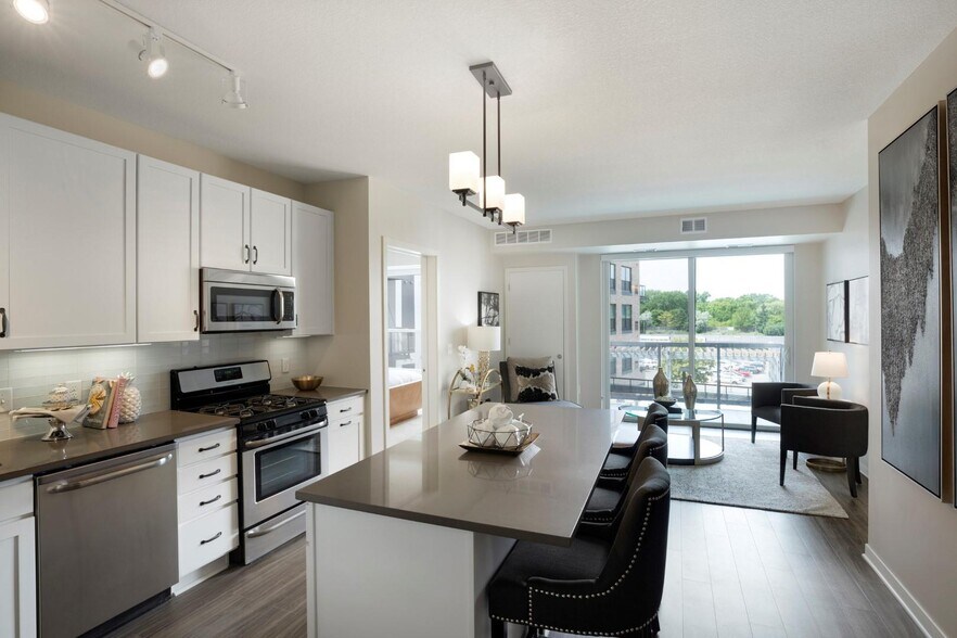 More Photos Of 1700 Plymouth Rd, Minnetonka Apartments For Lease