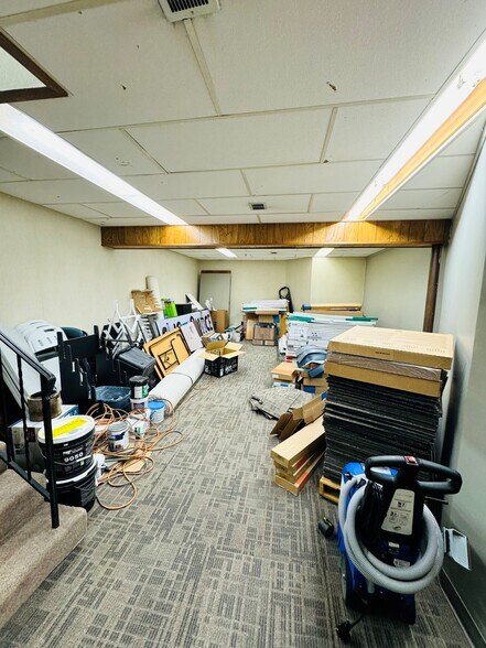 More Photos Of 12041 W Janesville Rd, Hales Corners Storefront For Lease