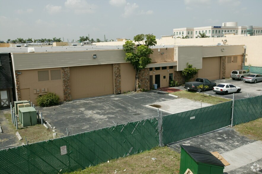 More Photos Of 8111-8119 NW 33rd St, Miami Warehouse For Sale